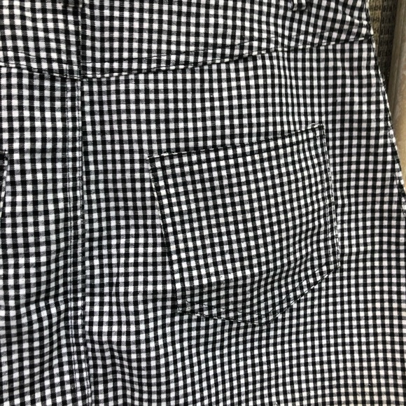 Brandy Melville Gingham mini skirt - Picture 6 of 6